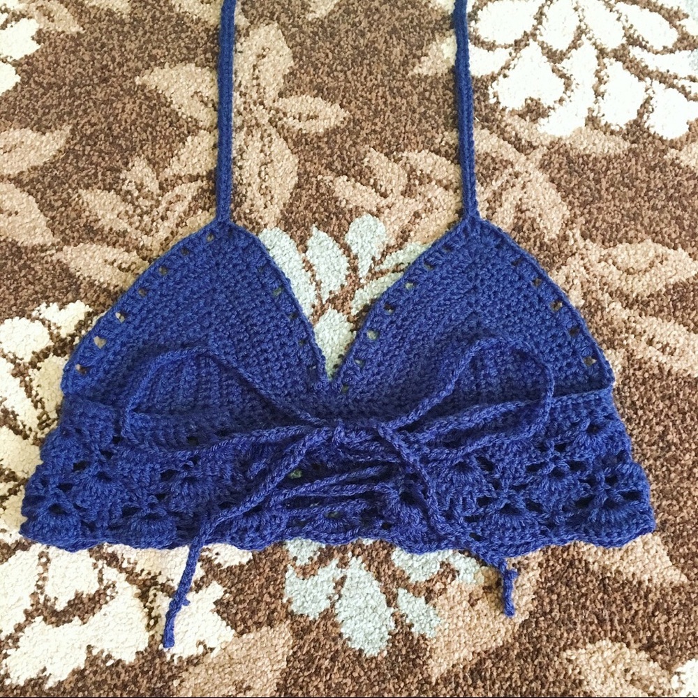Crochet Handmade Seashell Pattern Bikini Top - Picture 4 of 4